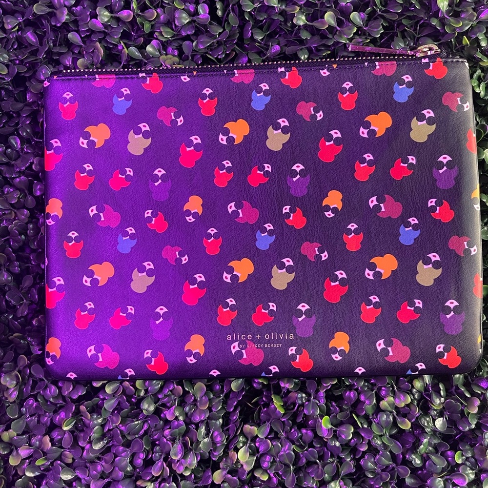 NWOT Alice + Olivia Clutch Bag